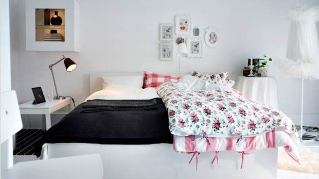 Dormitorio de matrimonio con dos estilos 