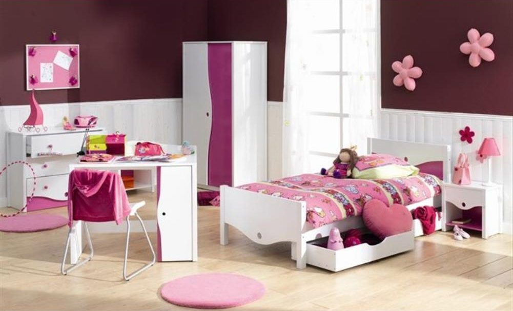 Habitación de niña colorida